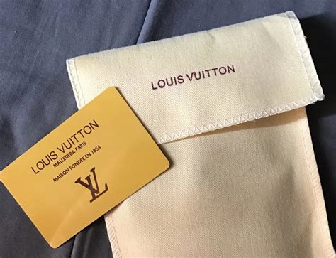 signs a louis vuitton is fake